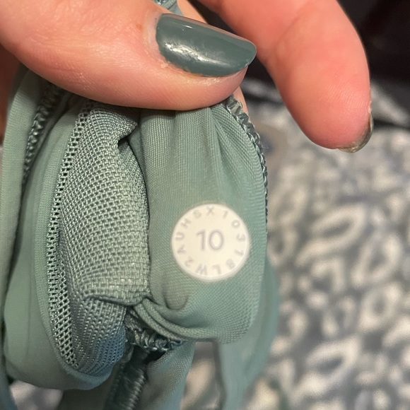 Green Lululemon Sports Bra - Picture 4 of 4